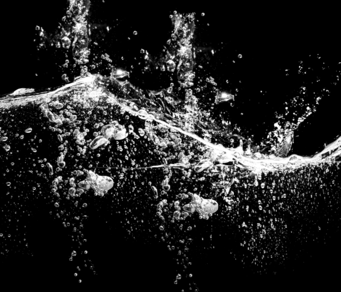 多參數(shù)水質(zhì)測(cè)定儀兼具智能數(shù)據(jù)分析功能，應(yīng)用更靈活